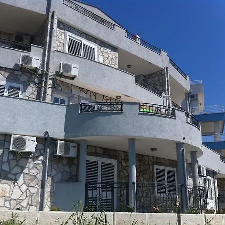 Spas Lägenhet Budva